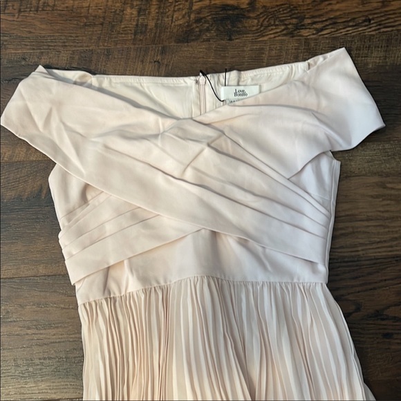 NWT Love Bonito pleated dress - Picture 2 of 4